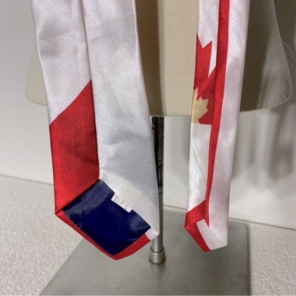 5/$25 Vintage Red White Satin Canadian Flag Tie - Picture 8 of 11